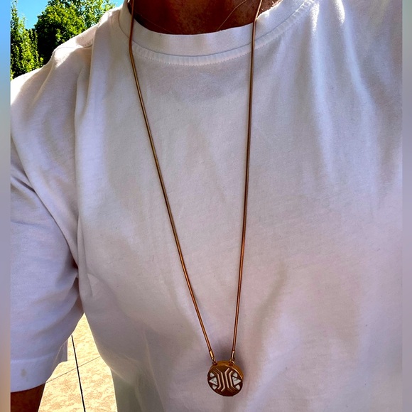 Stella & Dot (Keep) Rose Gold Diffuser Necklace - Picture 1 of 2